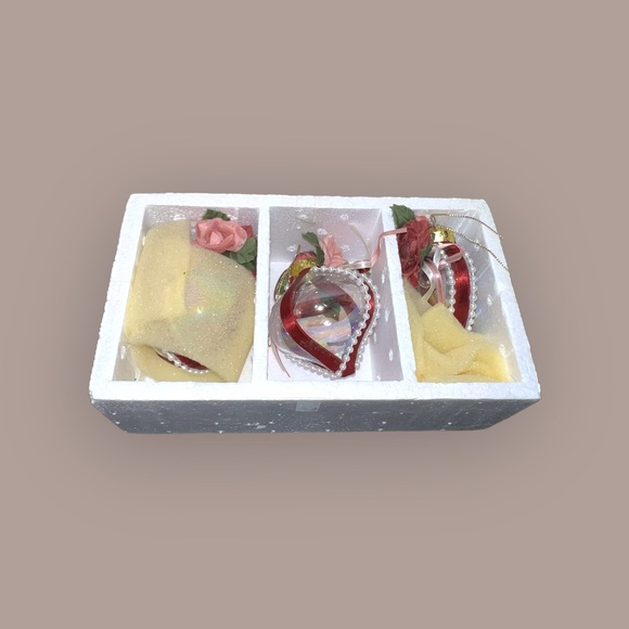 House Of Lloyd Christmas Victorian Romance Ornaments - Picture 6 of 10